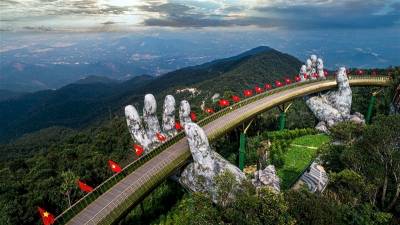 HUẾ –  QUẦN THỂ DI SẢN CỐ ĐÔ - CÂY MẮT BIẾC - ĐÀ NẴNG - HỘI AN